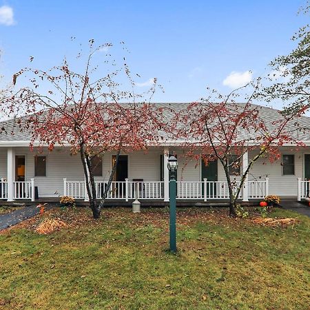 Windrifter Resort Улфборо Екстериор снимка