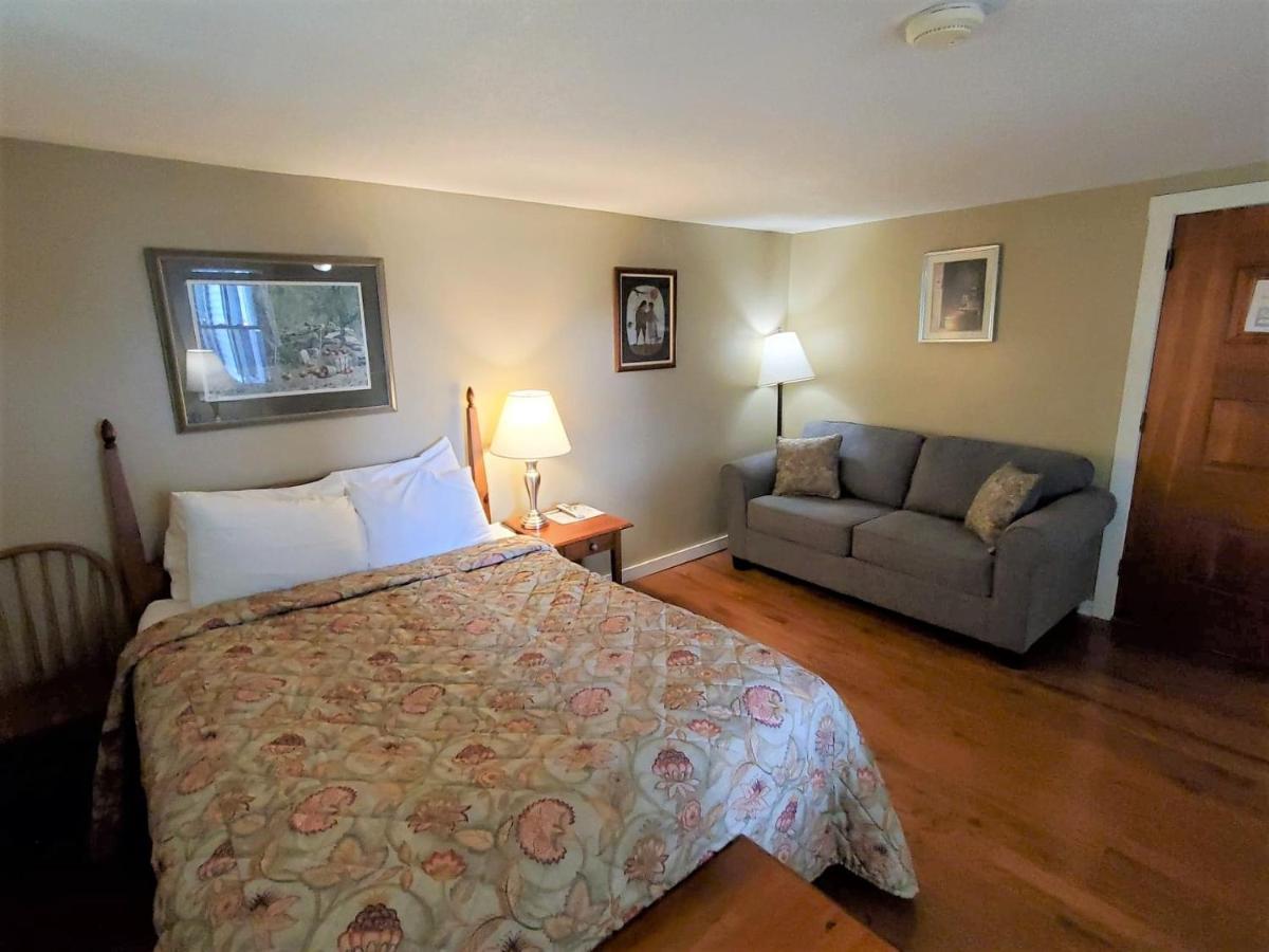 Windrifter Resort Улфборо Екстериор снимка