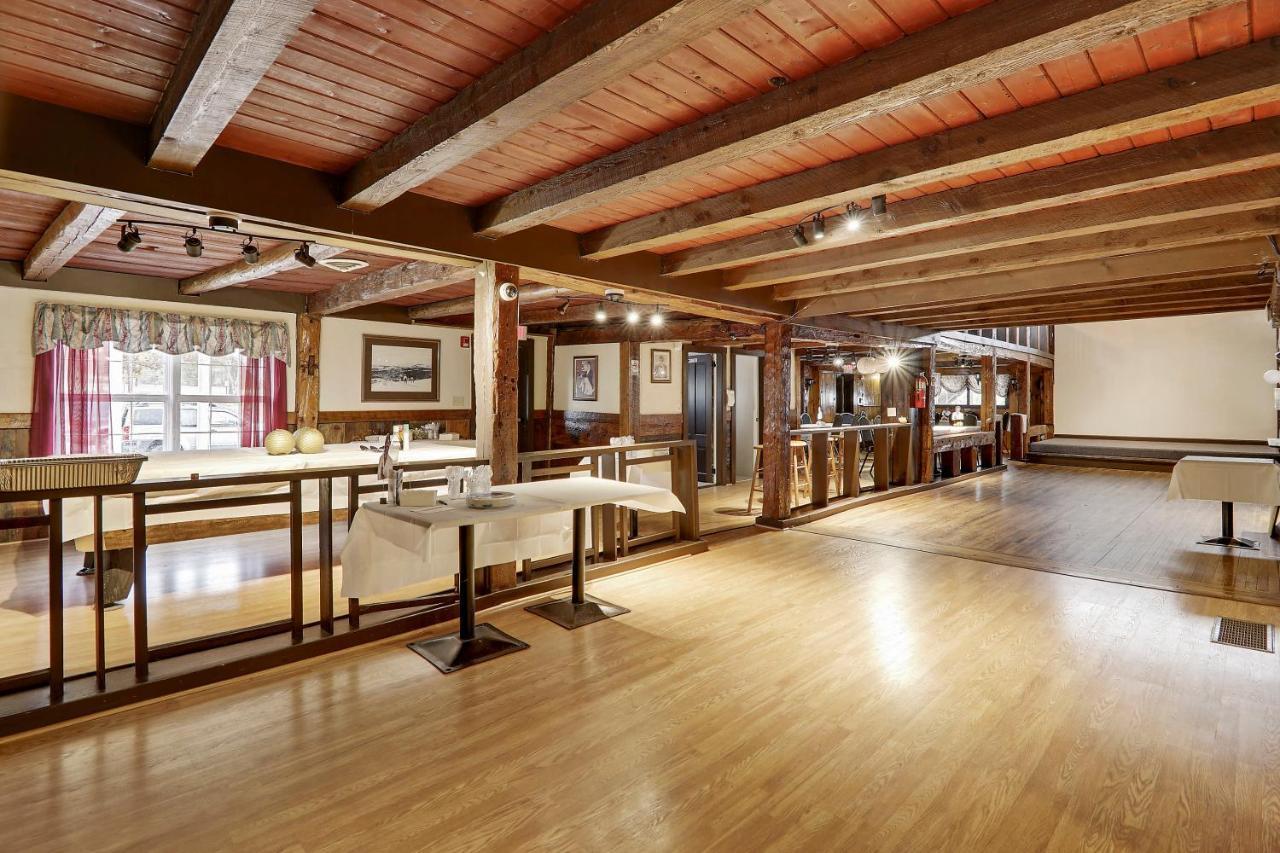 Windrifter Resort Улфборо Екстериор снимка